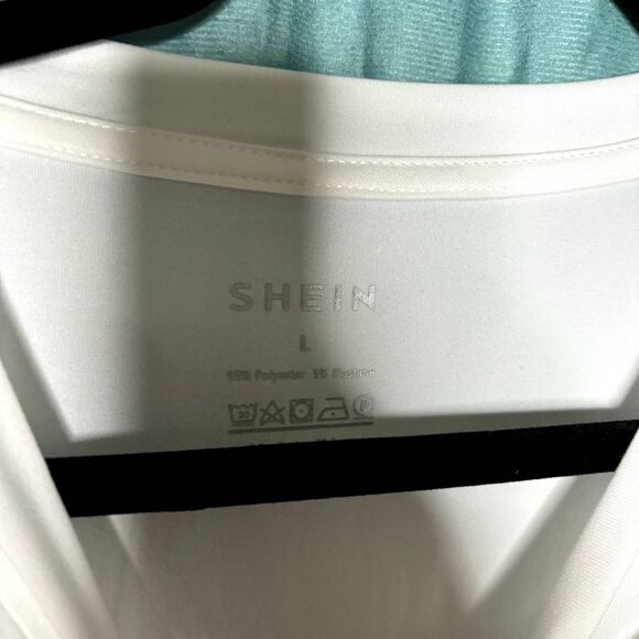 SHEIN EZwear NWT Pomegranate Print Round Neck T-Shirt White - Picture 3 of 5